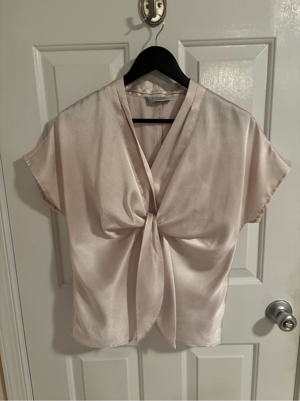 Make offer! Kasper Pale Blush Pink Twist-Front Short Sleeve Blouse Medium Pete